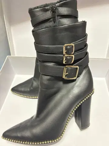 RESEXXY 스터드 숏부츠 인조 모피 새상품급