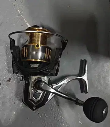 스피닝 릴 실버/골드