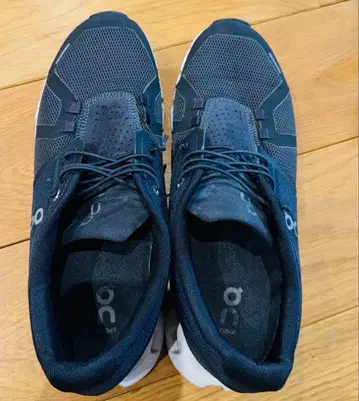 on 온 스니커즈 26.0cm 블랙 계열