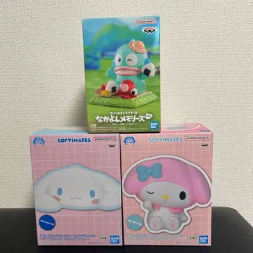 산리오 캐릭터즈 피규어 3개 묶음 판매