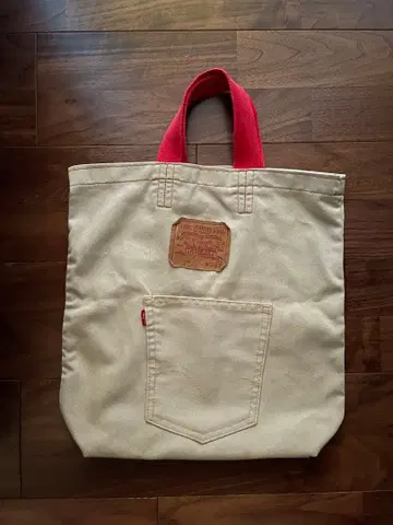 리바이스 토트백 화이트 빅 E