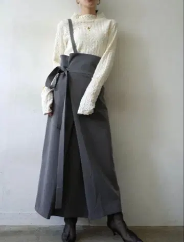 Lumier 상하의 세트 랩스커트 상의