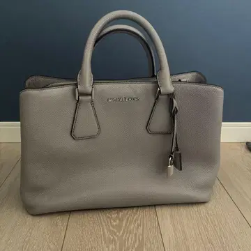 MICHAEL KORS 그레이 가죽 핸드백
