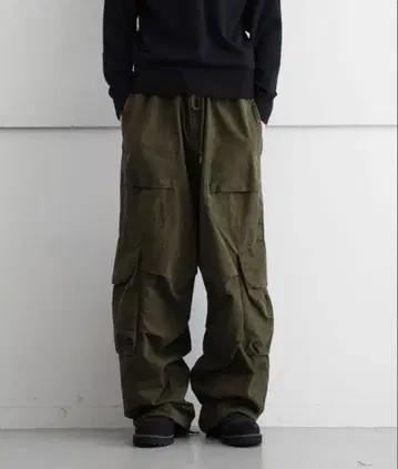 ENTIRE STUDIOS FREIGHT CARGO