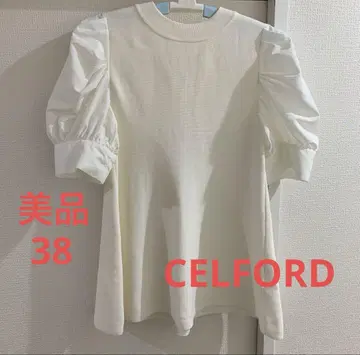 [ 새상품급 ] CELEFORD 화이트 퍼프 슬리브 리본 포함 상의