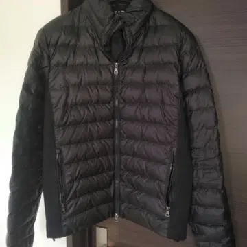 EA7 블랙 다운 자켓