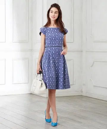 [세탁 가능!] HAMMINGBIRD 드레스 블루 자수 스트레치 꽃무늬