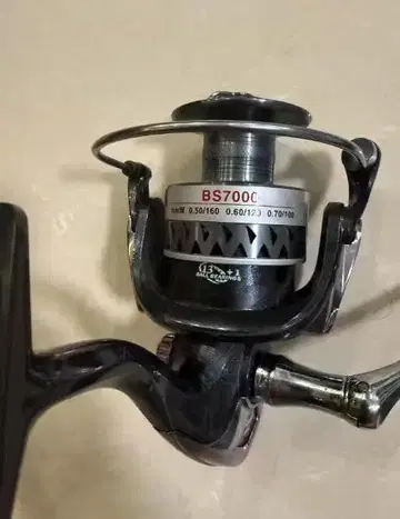 BS700C 스피닝 릴