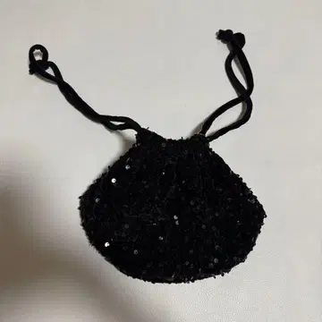 MAISON SPECIAL 블랙 스팽글 복조리 백