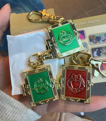 로켓 참 키체인 디즈니