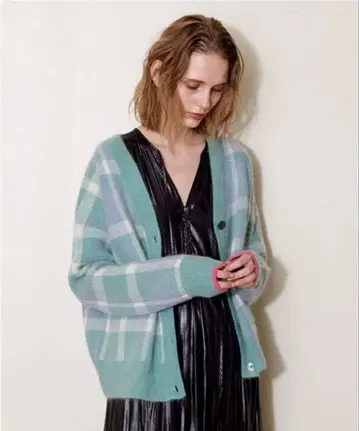 새상품급 AEWEN MATOPH 체크 무늬 니트 가디건