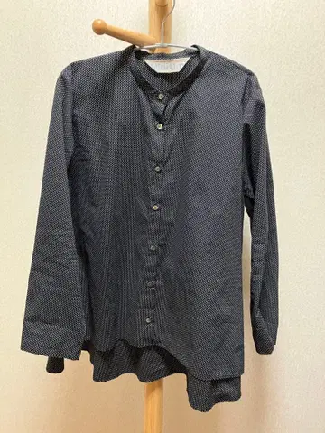 Midi Un 흑백 도트 패턴 긴팔 셔츠