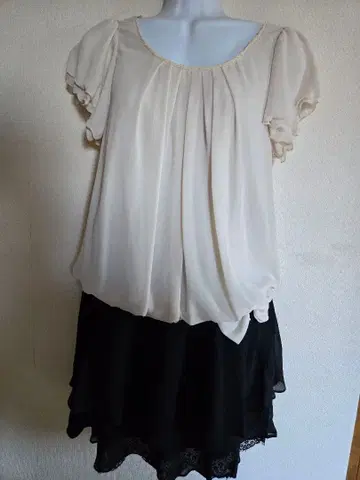 아이보리/블랙 쉬폰 블라우스 & 스커트
