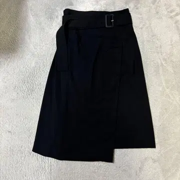 BOSS 어시멘틀리 스커트
