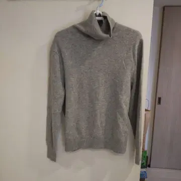 유니클로 캐시미어 터틀넥 스웨터 L 그레이