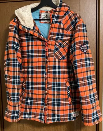 T&C Surf Designs L 사이즈 다운 자켓