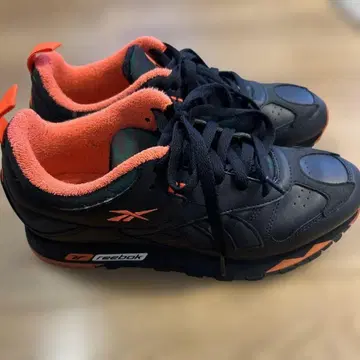 리복 스니커즈 블랙/오렌지