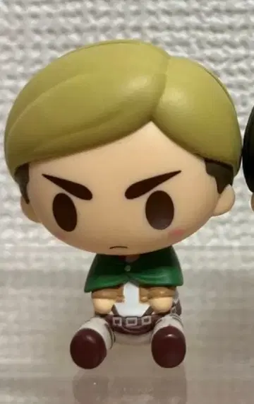 제일복권 진격의 거인 엘빈 쵸코놋코 피규어