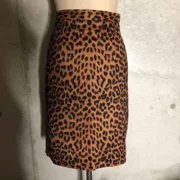 Luchile 레오파드 무늬 스웨이드 가공풍 타이트 스커트