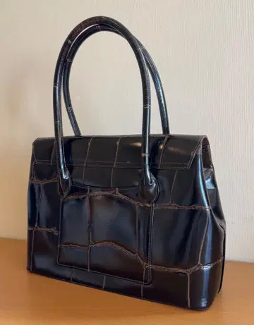 LILY REAL MIND 플리마켓 볼사 핸드입니다.