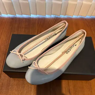 스카이블루 가죽 발레 슈즈 리본 포함 repetto