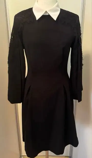 릴리 브라운 탈부착 카라 원피스