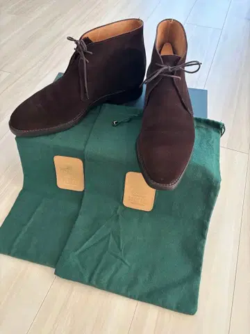 Crockett & Jones 다크 브라운 챗 커버니즈 이브샴