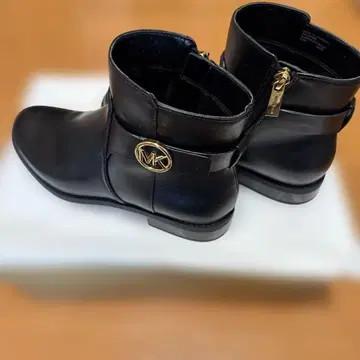 마이클코어스 블랙 숏부츠 23.5