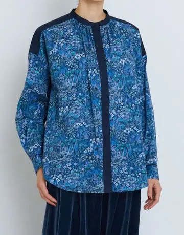 [ 새상품 ] 아두이트리스테스 리버티 블라우스