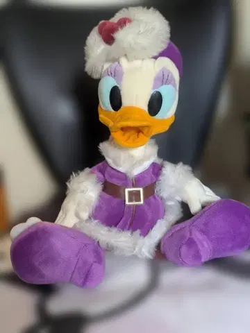 Disney 데이지덕 봉제 인형 겨울의 엘레강트한 의상