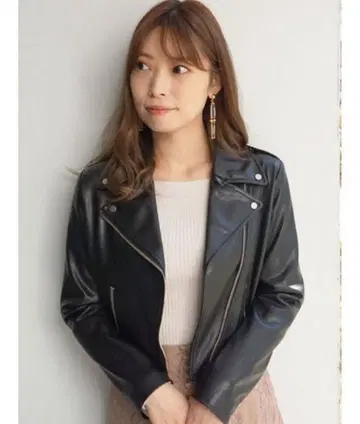 새상품급 MERCURYDUO 인조 가죽 컴팩트 라이더 자켓