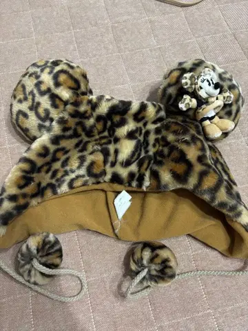 레오파드 무늬 미니 모자 (봉제 인형 포함)