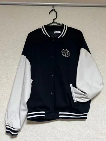 STABLE 바시티 자켓 네이비/화이트