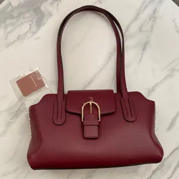 버건디 토트백 버클 포함