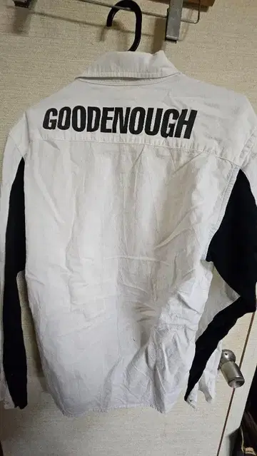 GOODENOUGH 등 로고 배색 셔츠 자수 EC GE