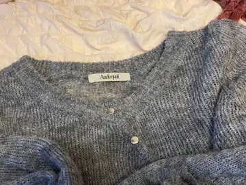 Andequal wave design sheer knit