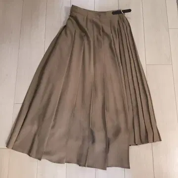 ROPE 베이지 플리츠 롱 스커트 랩 스커트