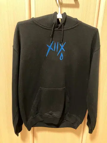 XIIX 후드티 M 사이즈