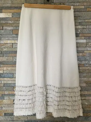 Drawer 새상품급 화이트 스커트