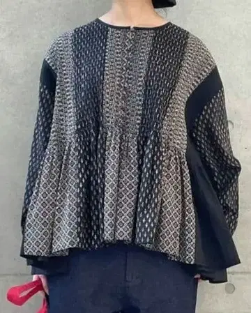 [ 새상품 택 포함 ] 메종드소일 패치워크 핀턱 블라우스