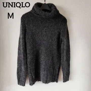 UNIQLO 다크 그레이 M 터틀넥 스웨터