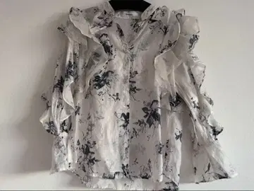 snidel 시어 프릴 블라우스 SWFB251167