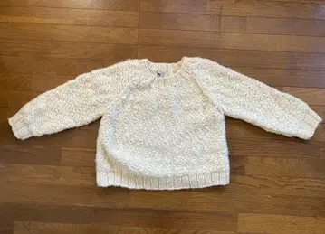 스타일리스트 엄선! 따뜻한 울 스웨터와 숄더백, 양말 세트