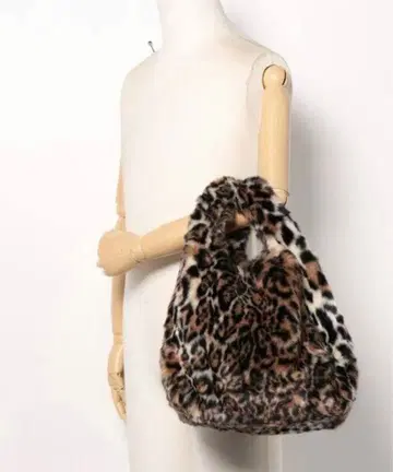 jakke / 레오파드 퍼 백