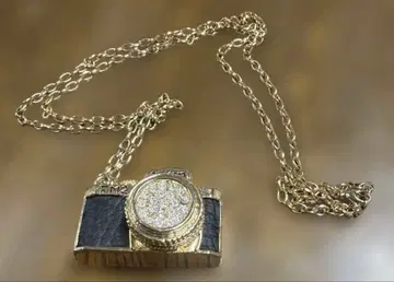 Nikon FM2 카메라형 목걸이 크리스탈 포함