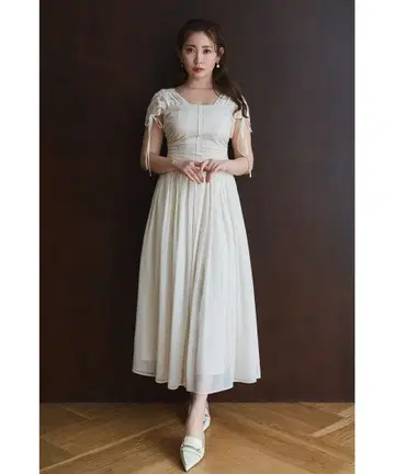 Her lip to Nuage Airy Dress