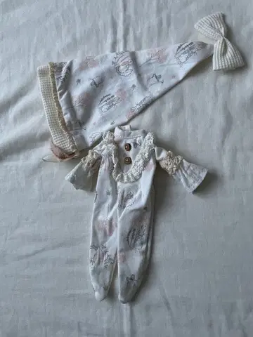 네오 브라이스 아웃핏 작가님 피터 래빗