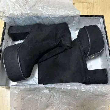 블랙 스웨이드 통굽 롱 부츠