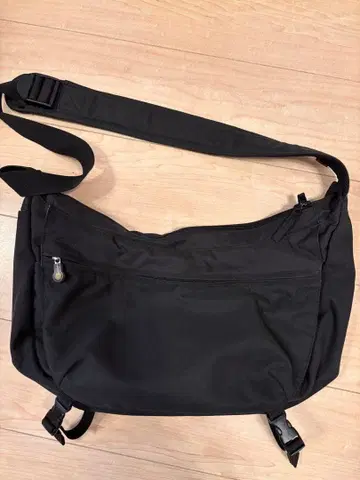 콤비 닌나난나 블랙 숄더 마더백