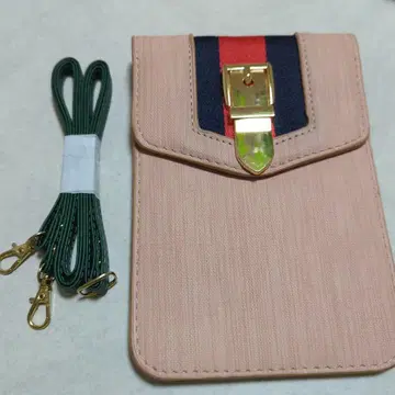 스마트폰 숄더백 핑크 스트라이프 디자인